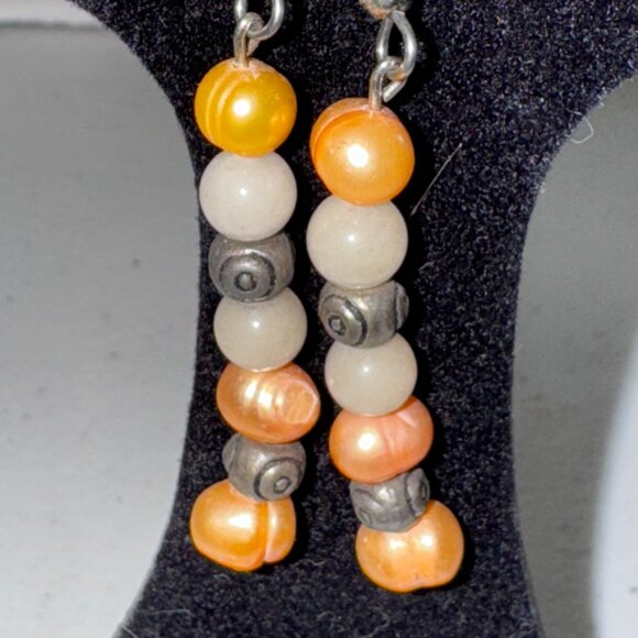 Pearl and Jade dangle Earrings - Picture 6 of 7